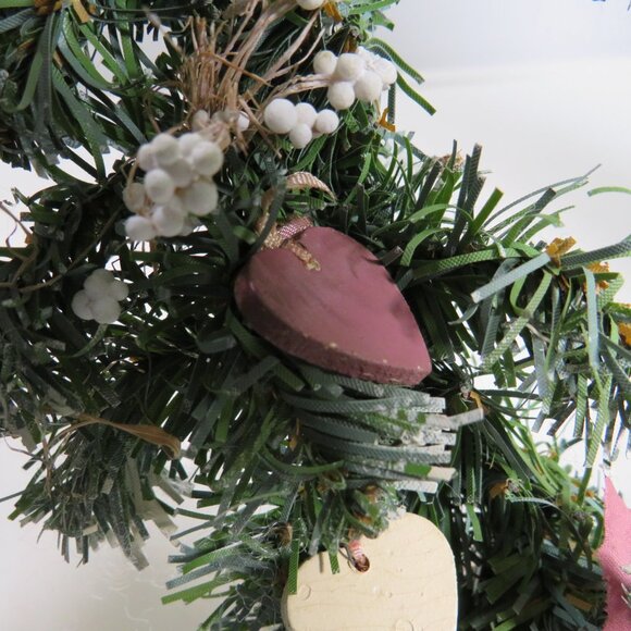 1980s Heart shaped Wreath NEEDS A REFRESH thick wire heart shaped frame - Picture 3 of 10